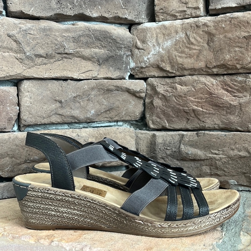 NWOB Rieker Fanni Wedge‎ Sandal / SZ 42 or 10